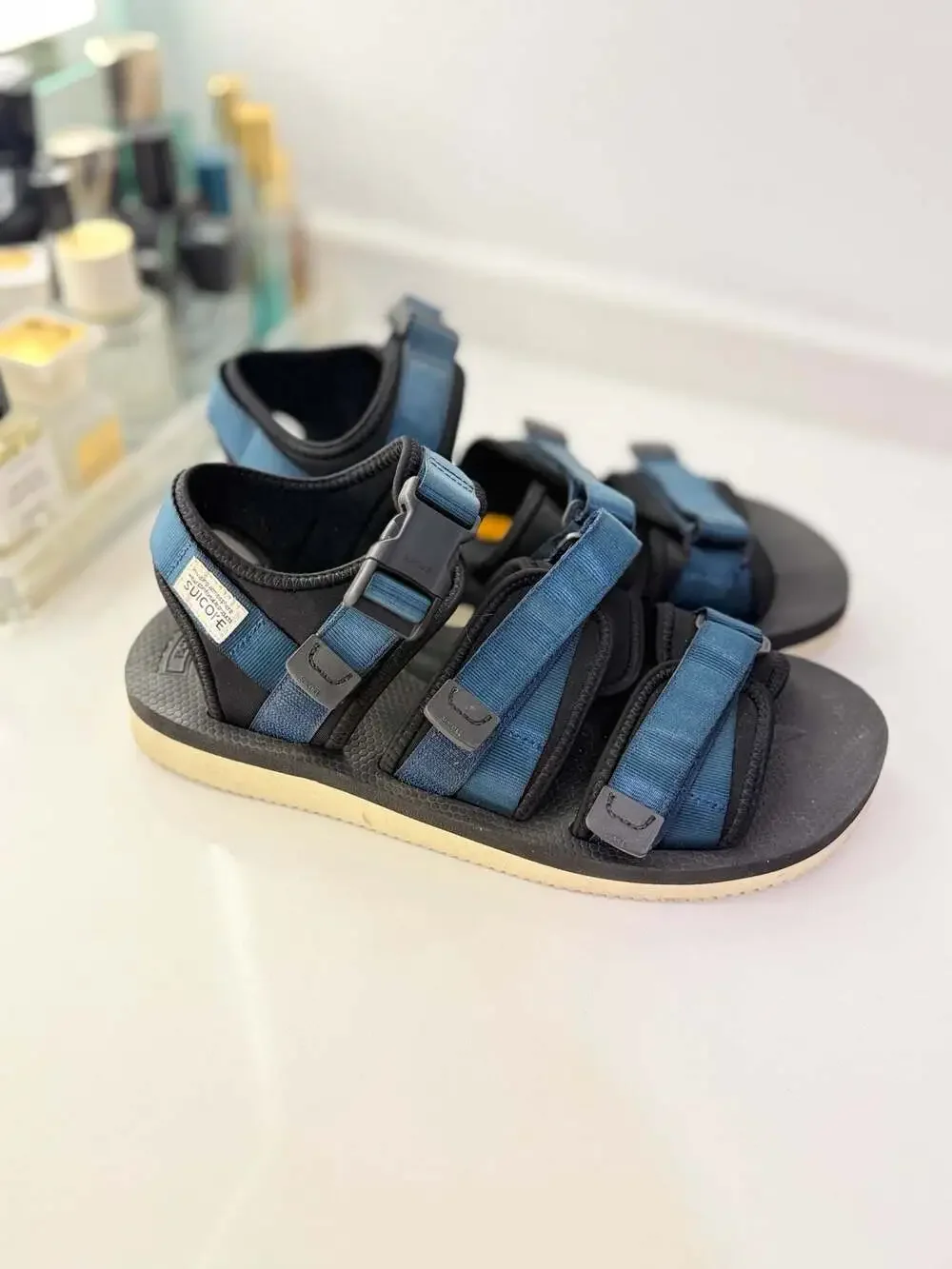 Suicoke Kisee-V Navy Blue Nylon Vibram Sole Sandals Size 9 US